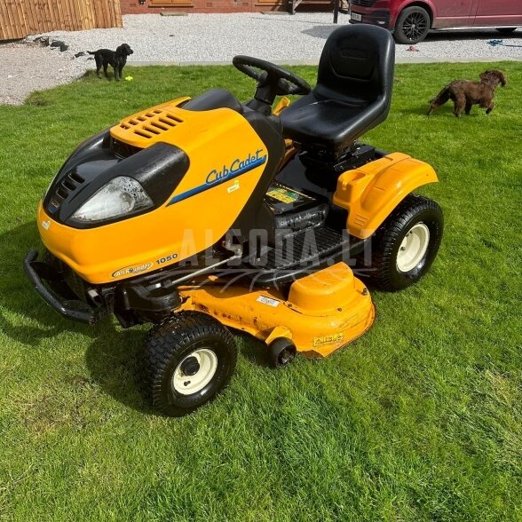 Naudotas sodo traktoriukas CUB CADET Allrounder 1050 1