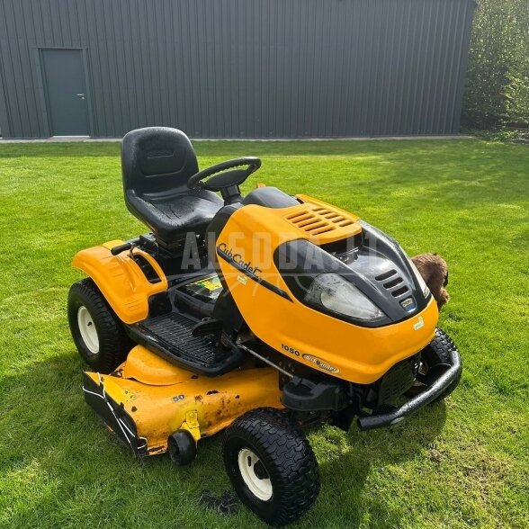 Naudotas sodo traktoriukas CUB CADET Allrounder 1050