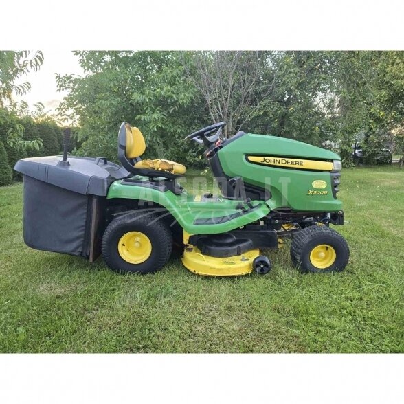 Naudotas sodo traktoriukas john Deere X300R 1