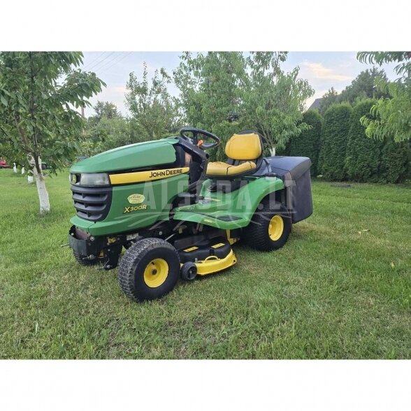 Naudotas sodo traktoriukas john Deere X300R 3