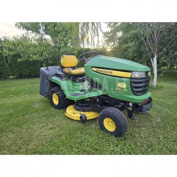 Naudotas sodo traktoriukas john Deere X300R