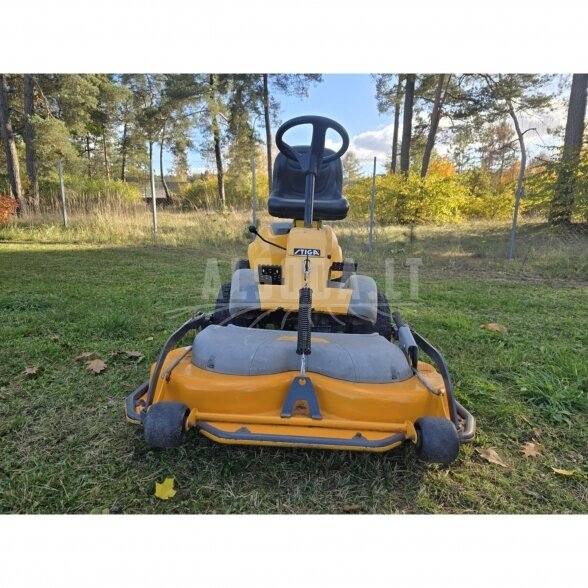 Naudotas vejos traktoriukas Stiga Park Compact 16 4WD 3