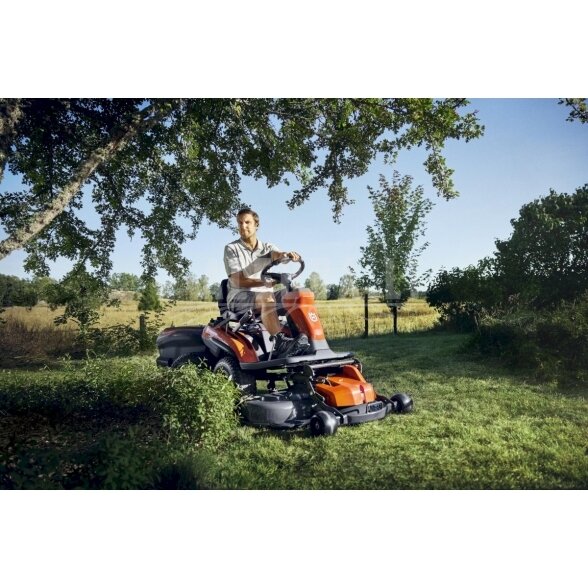 Sodo traktorius Husqvarna R 200iX 2